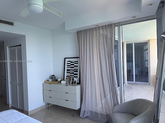 4th image of 848 Brickell Key Dr APT 1102