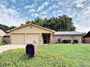 4617 Cripple Creek Rd, Haltom City, TX 76137
