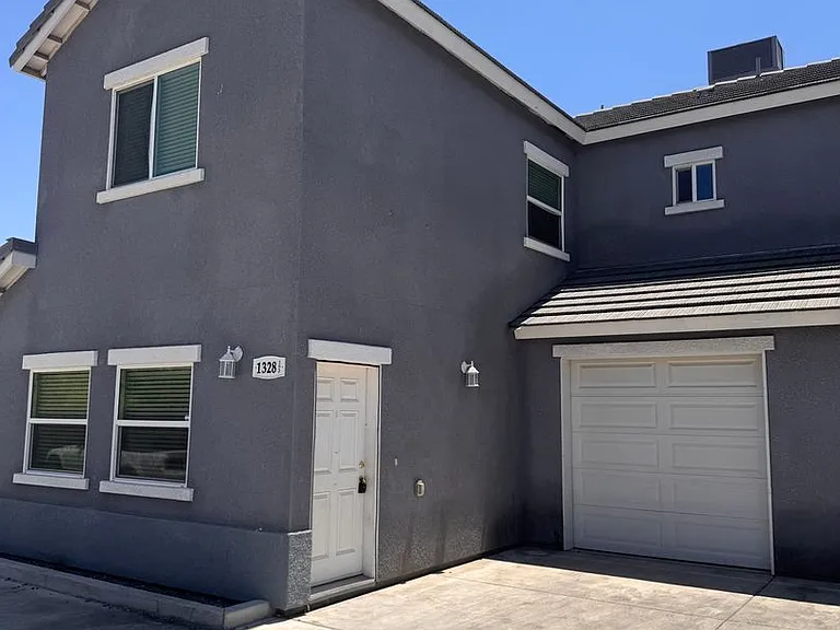 1328 S Santa Fe St — Photo 1