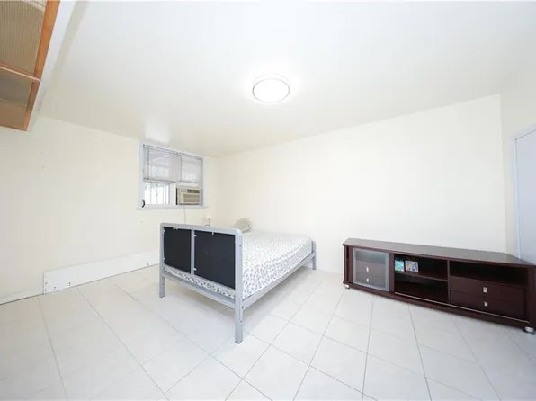 4715 Bedford Avenue image 19 of 35