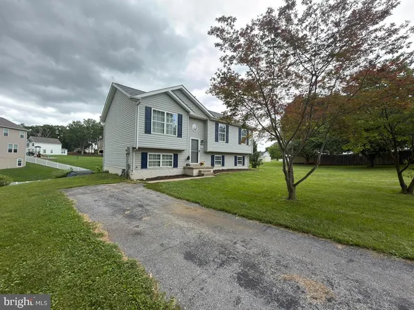 98 Rex Dr, Ranson, WV 25438