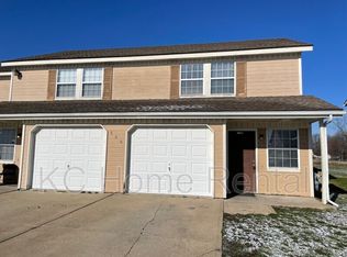 506 Sky Vue Dr APT D, Raymore, MO 64083