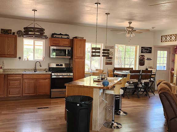 4th image of 12 Winipica Cir