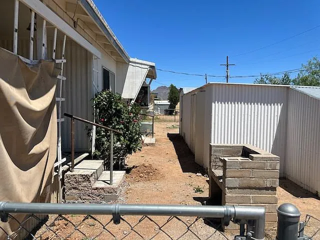 3 bed, 800 sqft, $900 — Photo 3
