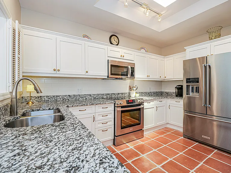 8367 Baytree Dr #8367 — Photo 11