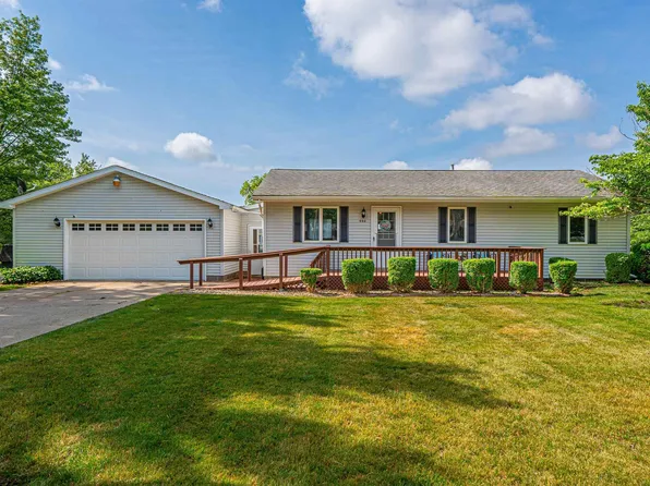 602 E 10th St, Delavan, IL 61734