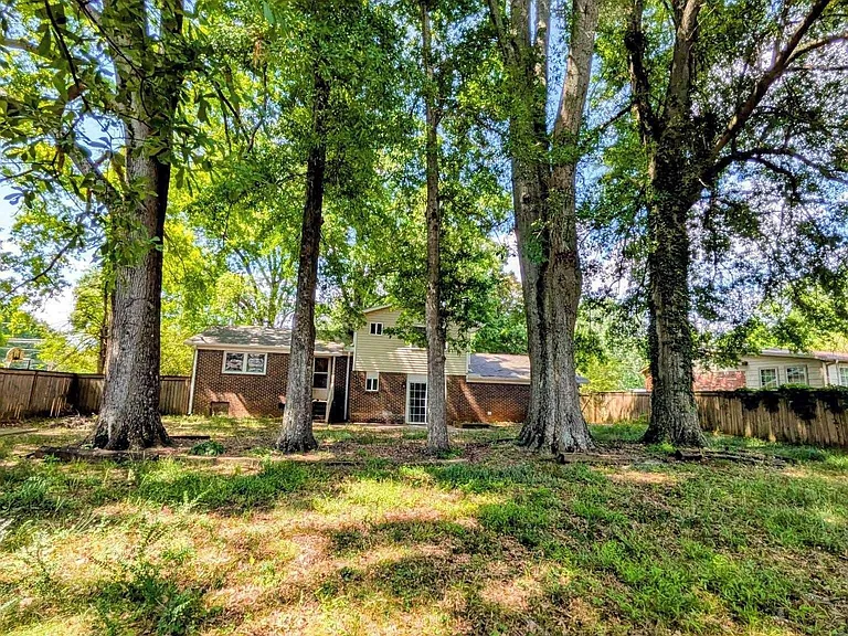 310 Cumberland Dr SE — Photo 20