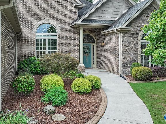3rd image of 104 Rainbow Glen Cir