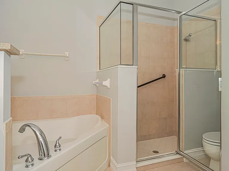 1965 Bridgepointe Cir #84 — Photo 18