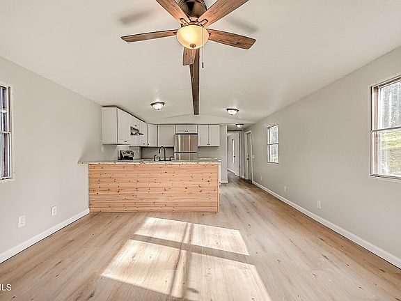 5th image of 109 Arbutus Ave