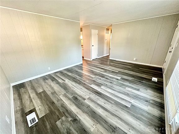 4th image of 946 Haller Ave