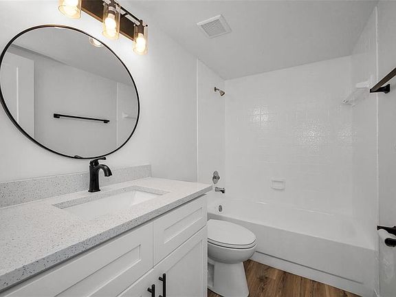 4th image of 3847 Lighthouse Way