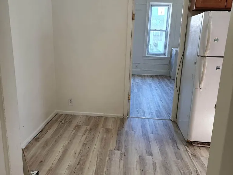 1731 62nd St #2R — Photo 4
