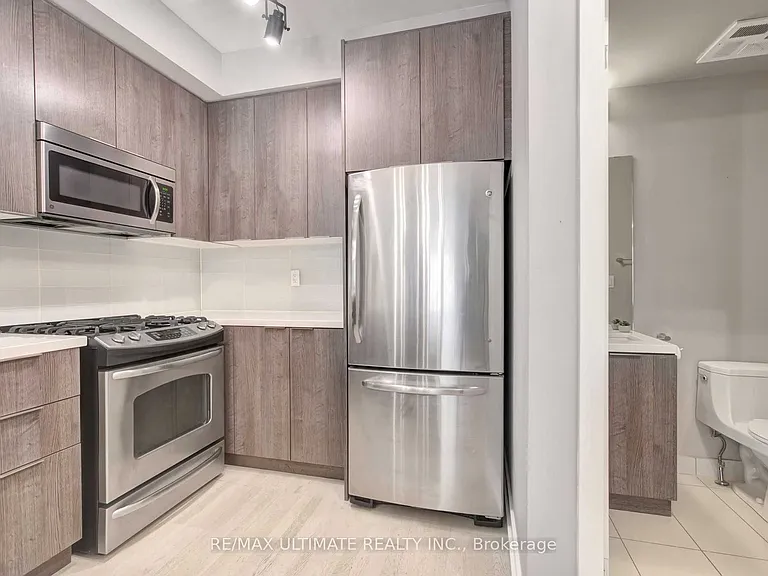140 Broadview Ave #30 — Photo 15