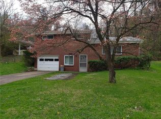 977 Braddock Rd, Pittsburgh, PA 15221