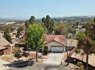 313 Encino Dr, Vista, CA 92083