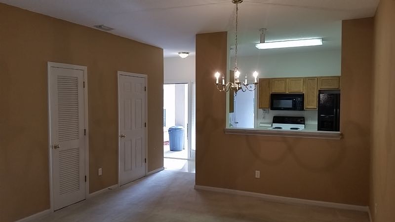 1st image of 821 Southern Creek Dr