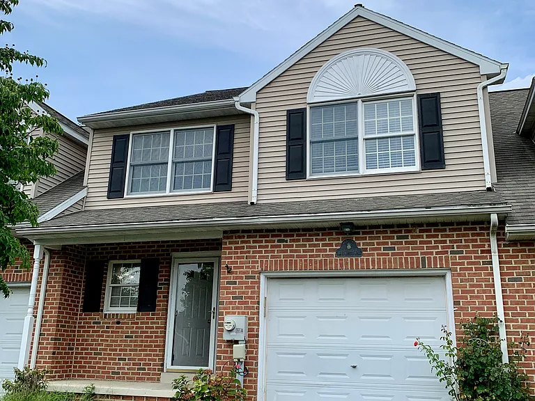 447 Society Hill Cir — Photo 1