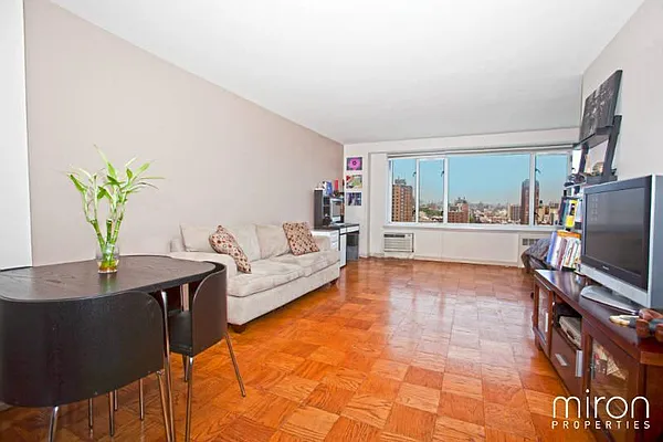 Sold by Miron Properties | media 1