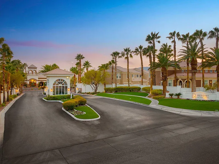 Resort at The Lakes — Photo 101