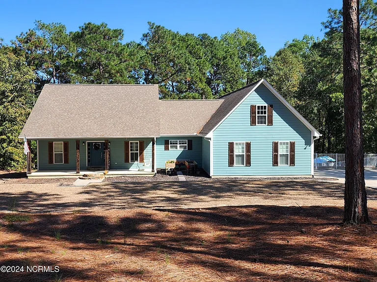 385 Central Dr — Photo 1
