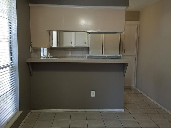 5th image of 10815 Sugar Hill Dr APT B