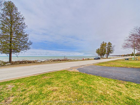 3rd image of 45 Goderich St