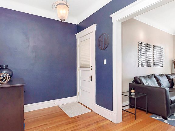 2nd image of 2100 N Hudson Ave APT 3
