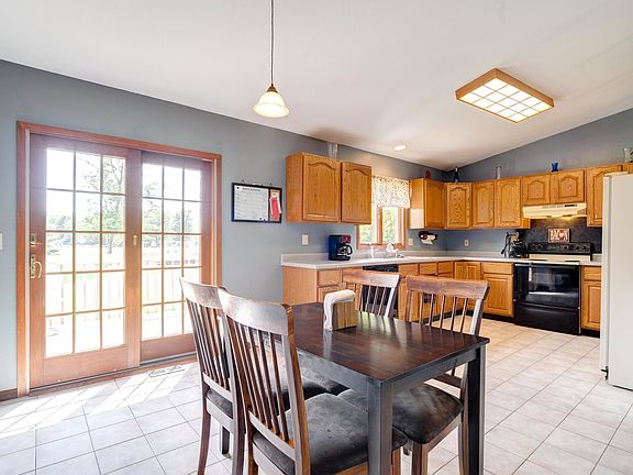 3rd image of 701 Pettit Dr