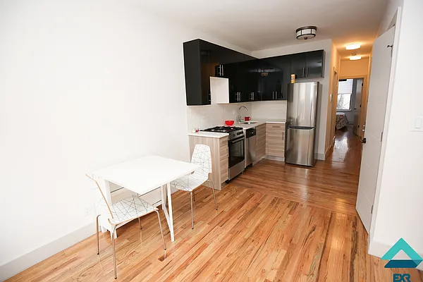 Rented by EXR | media 8