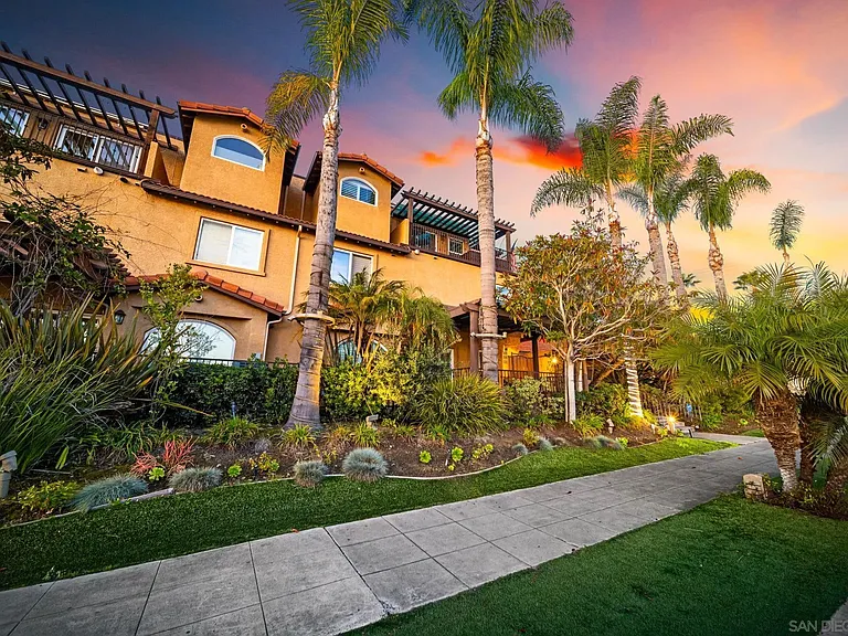 886 Felspar St — Photo 41