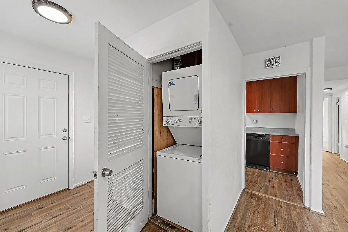 3 bed, 964 sqft, $2,450 — Photo 4