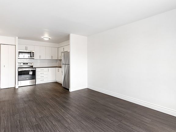 4th image of 760 Laurier Blvd #G5