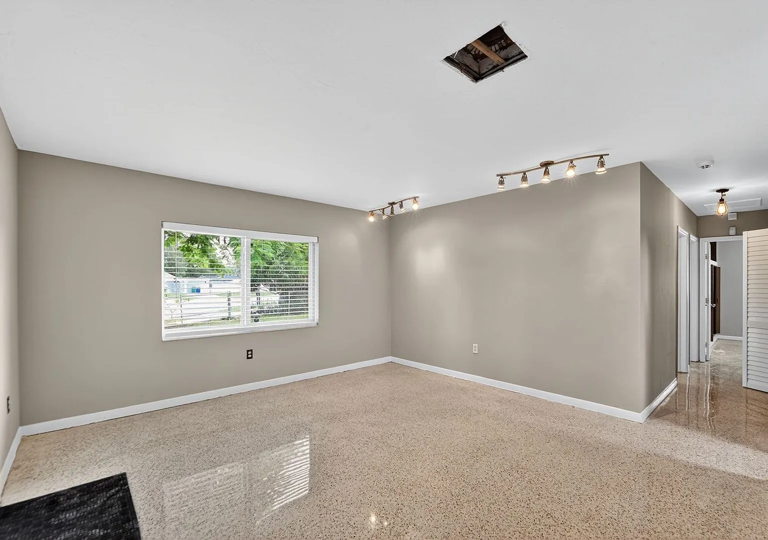 Charming 3BR House in Miami — Photo 4