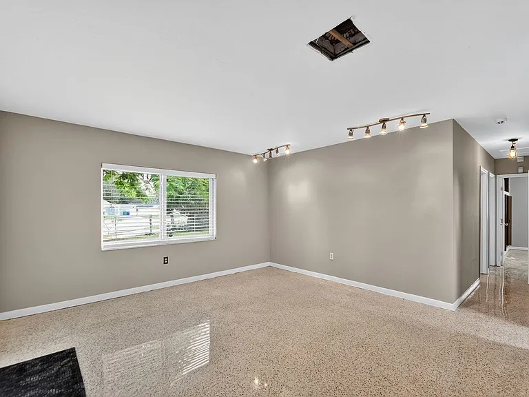 13000 NW 20th Ave — Photo 12