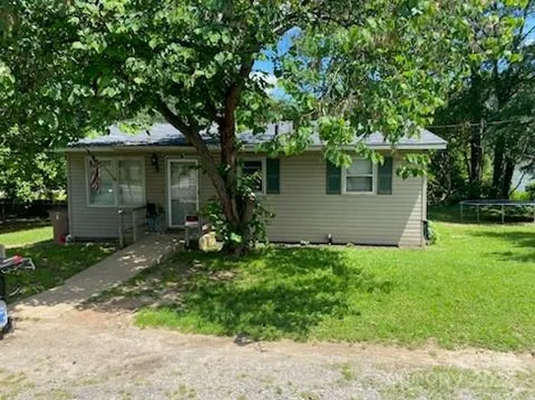 1401 Woodman Hall St, Shelby, NC 28152