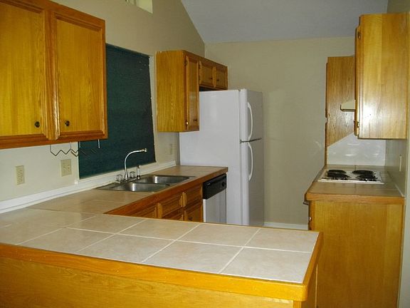 5th image of 1421 Williamsburg Dr