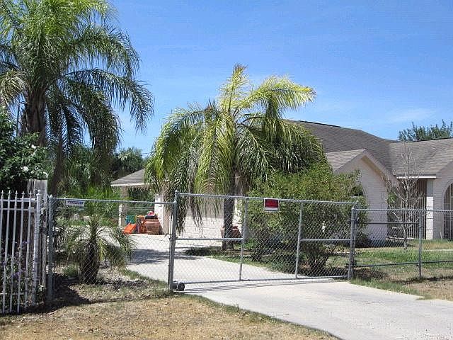 2nd image of 1505 Mesquite Ln