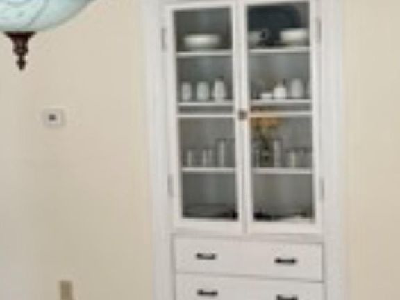 dining room w hutch