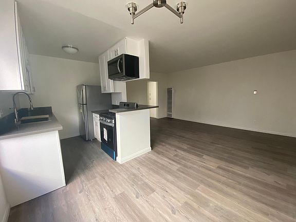 3rd image of 1839 Corinth Ave #4