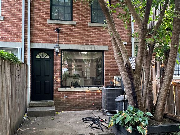 2nd image of 1806 E Fairmount Ave