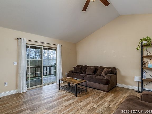 3rd image of 19750 Loyd Ln