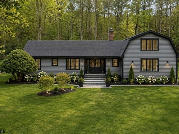 2nd image of 49 Frog Hollow Rd
