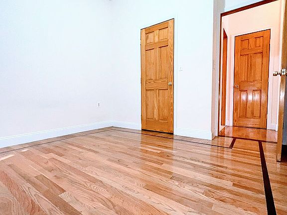 5th image of 3315 28th Ave APT 1