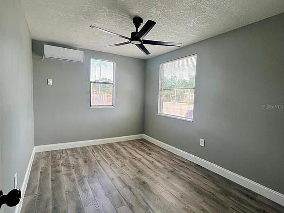 3rd image of 708 MARTIN L KING JR AVENUE