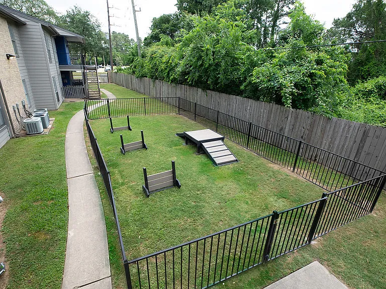 Regency Park — Photo 23