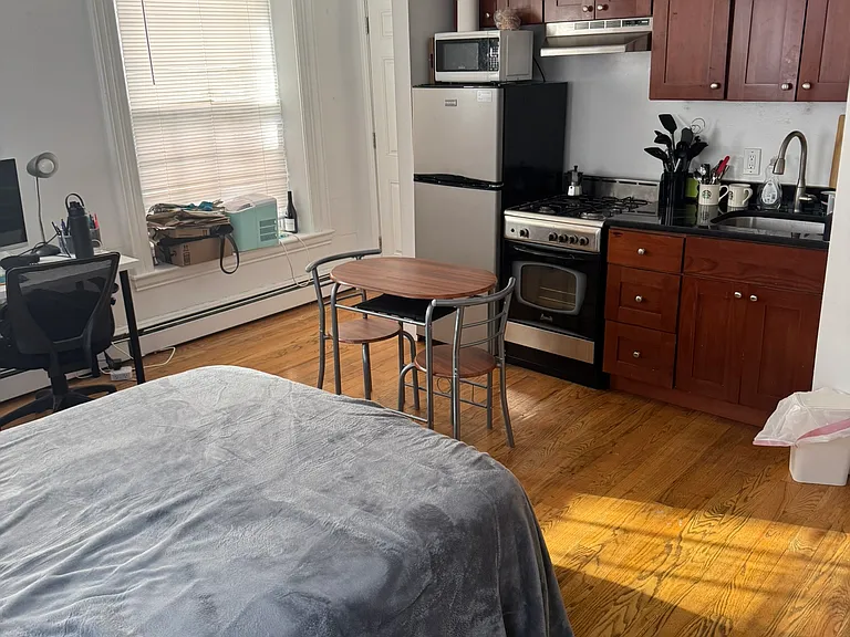 24 Joy St #4 — Photo 2