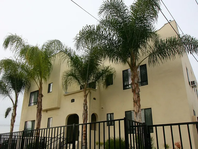 Ave 63 Apartments — Photo 8