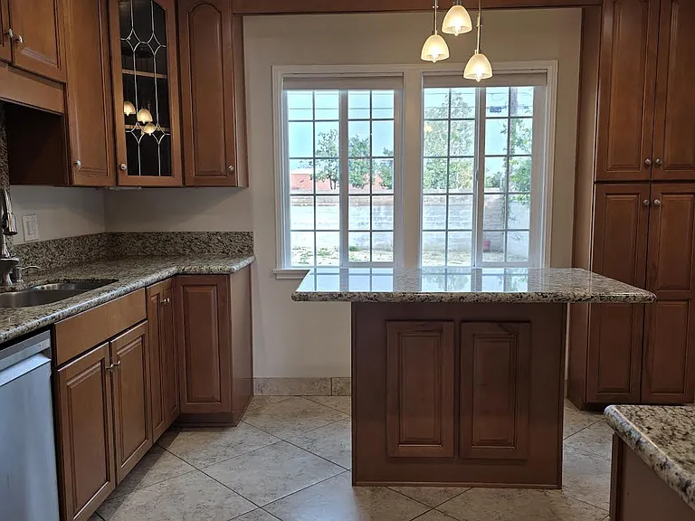 470 Mercury Ln — Photo 4