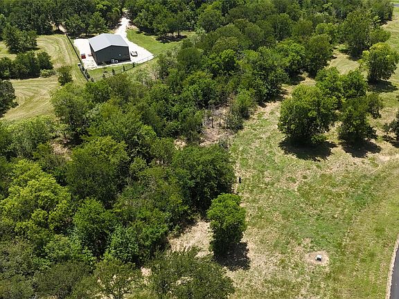 5th image of 118 Sterling Dr